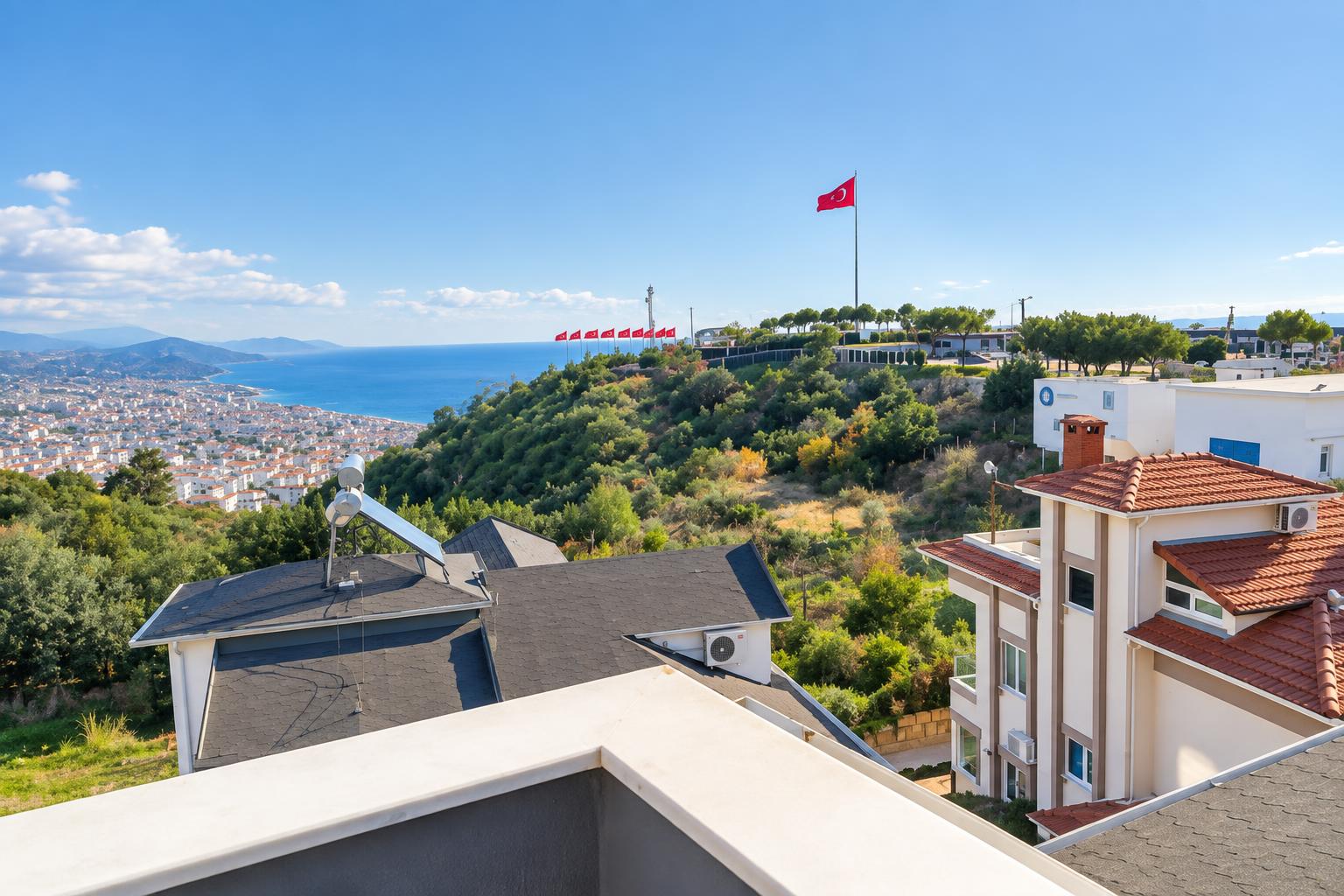 Вилла в Алании рядом с надписью I ❤️ Alanya